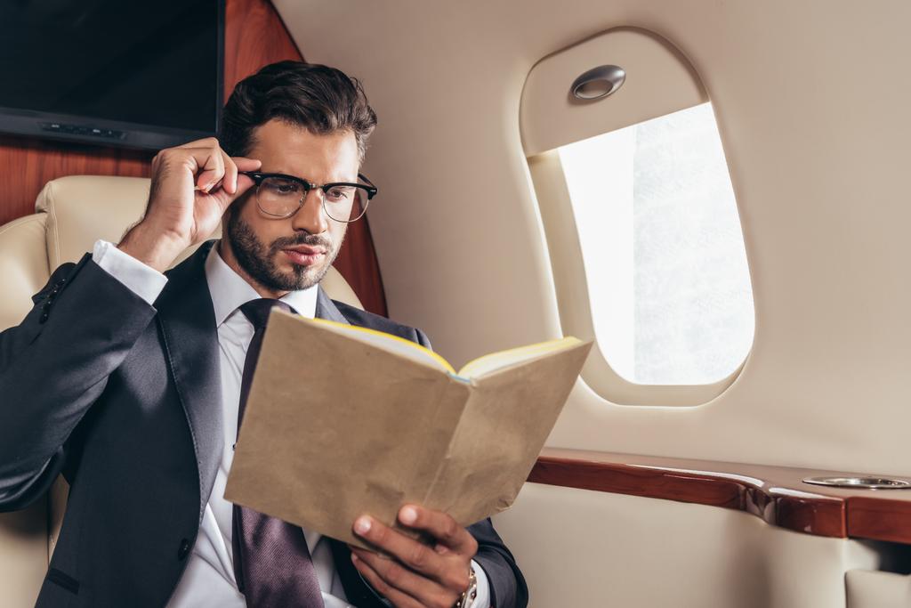 3 Schritte, um ein Buch zu schreiben, das Ihr Geschäft stärkt