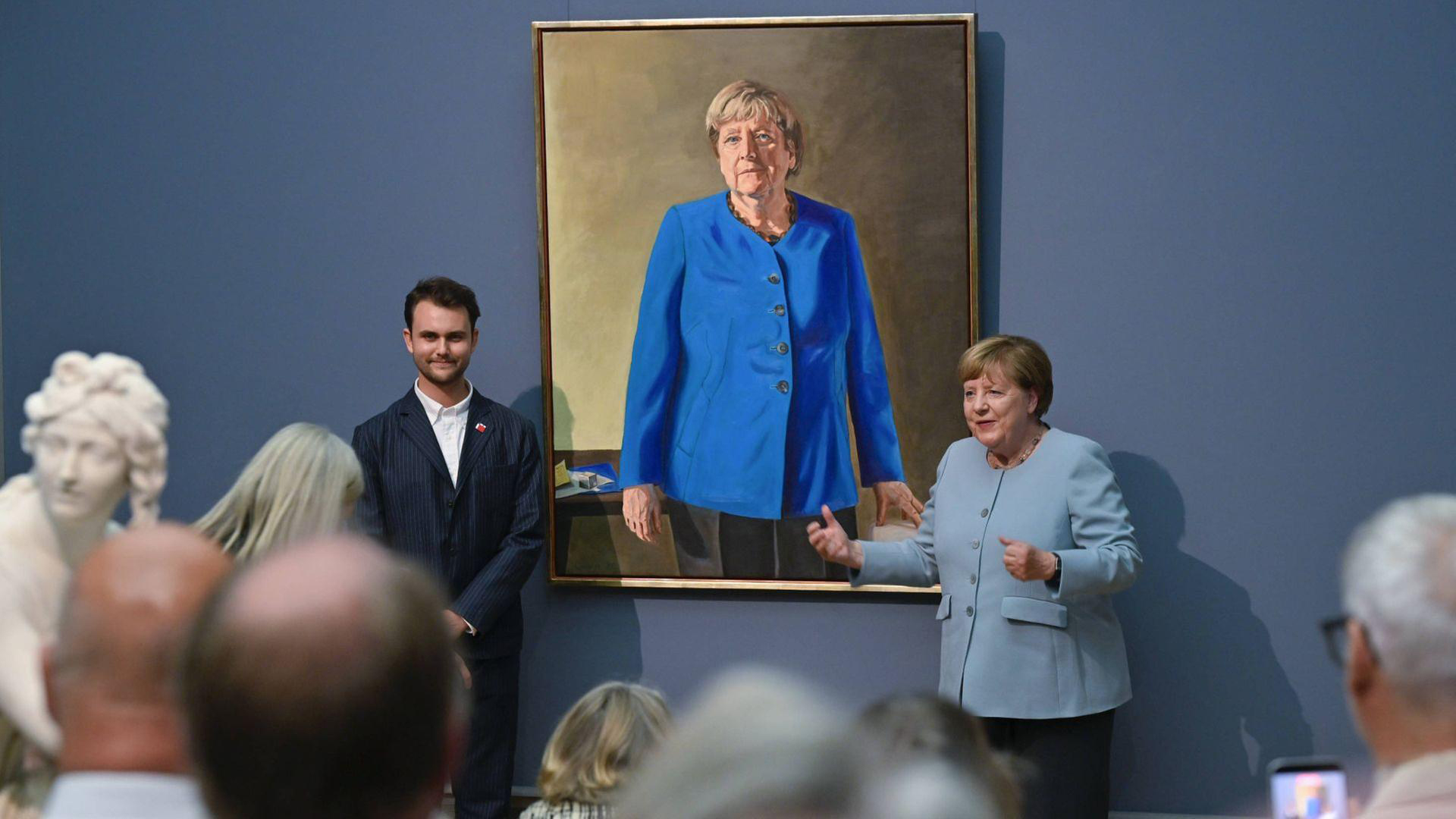 Offizielles Porträt würdigt Merkels politische Ära 