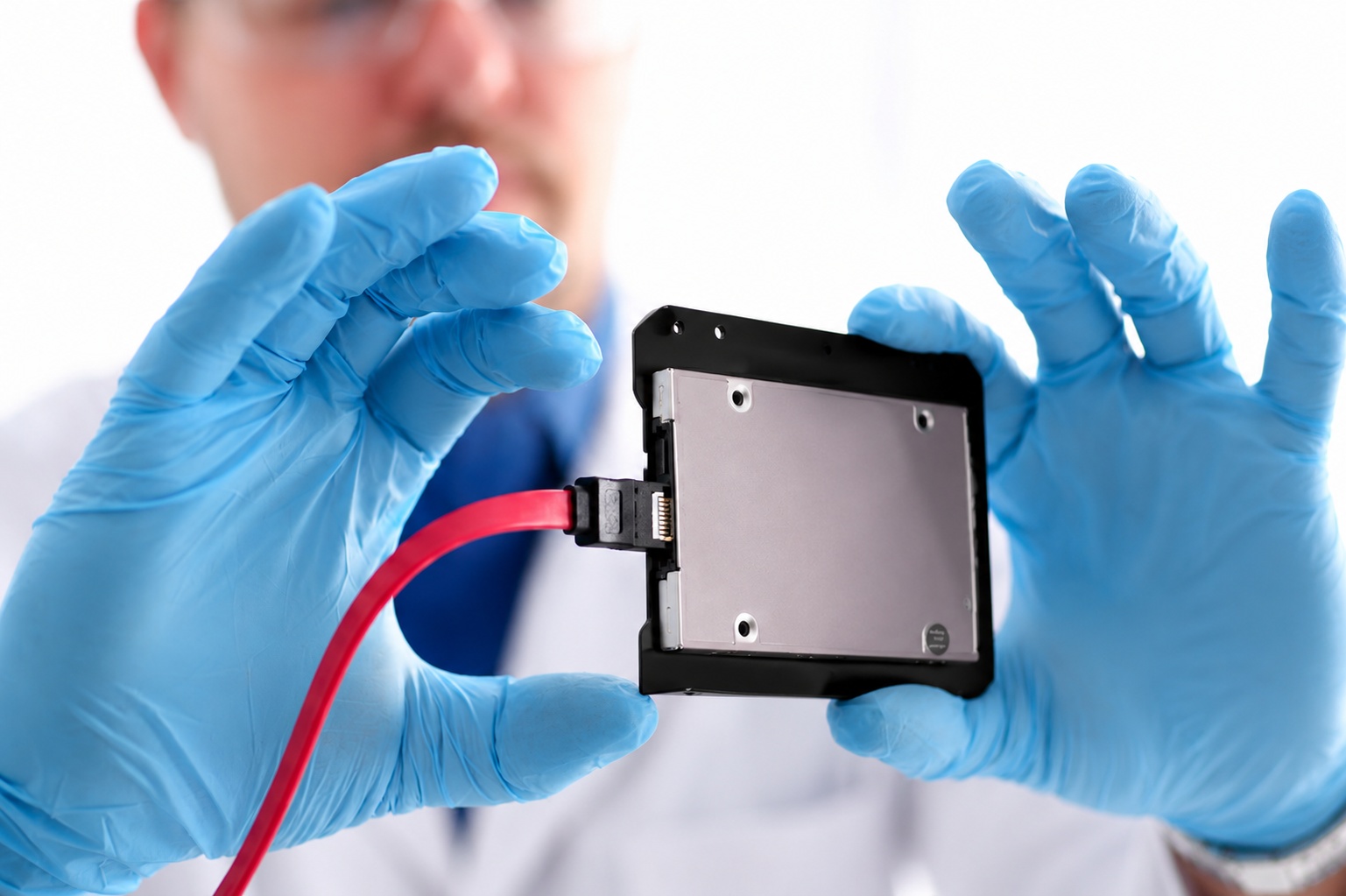 Hardware-Verrat: Wie Ihre SSD zum Spion wird